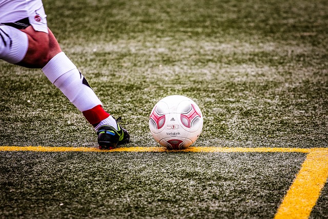 将与利物浦 将与利物浦